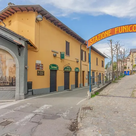 Casa Panorama アパート ブルナーテ